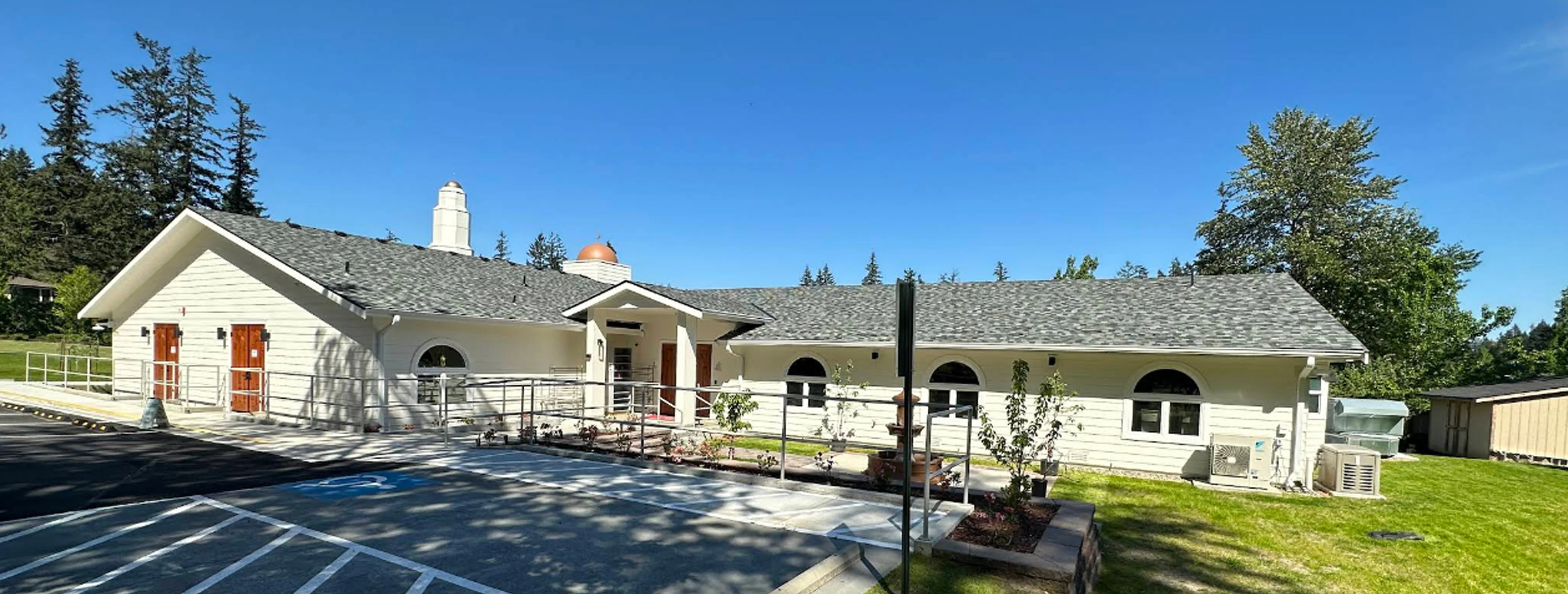 Exterior view of Sammamish Mosque Sammamish building